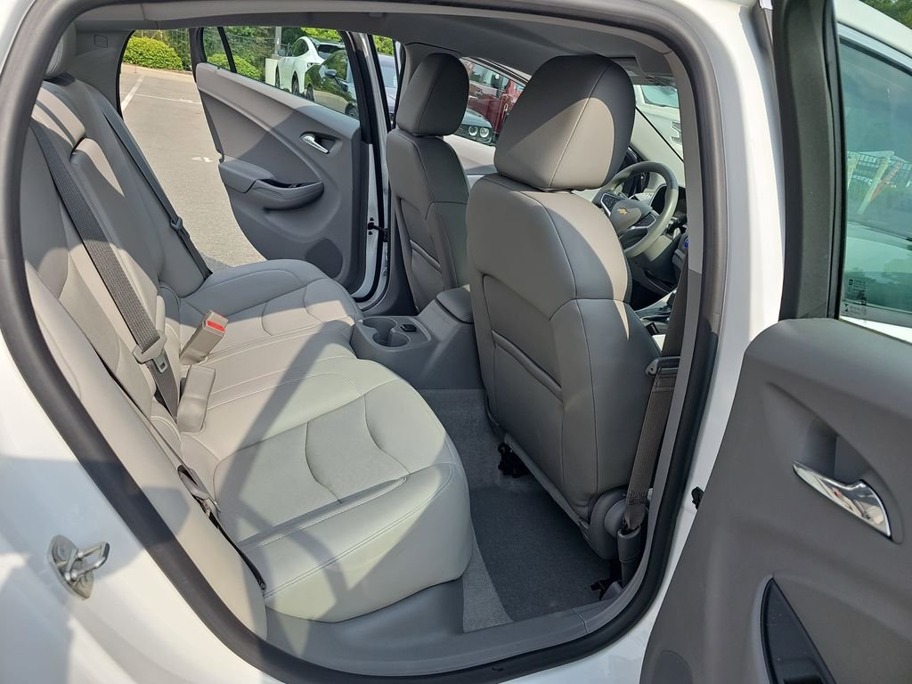 Used 2017 White Chevrolet LT image 11
