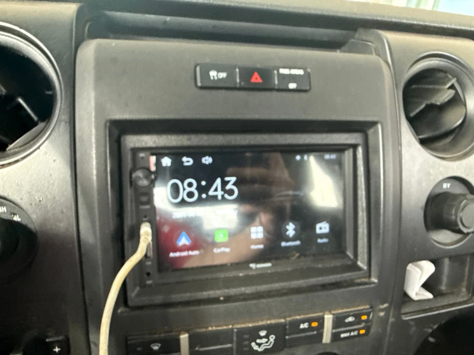 Used 2014 White Ford XL image 21