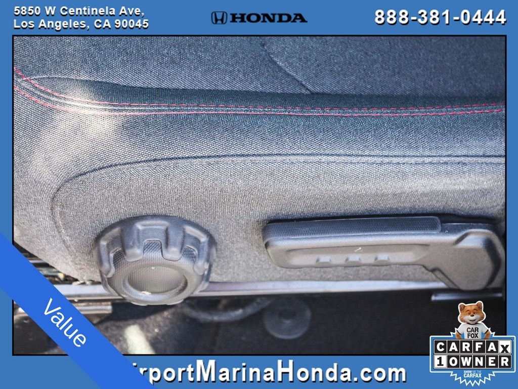 Used 2025 Crystal Metallic Jeep Rubicon image 24