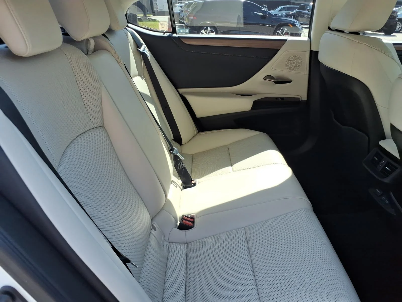 Used 2023 Eminent White Pearl Lexus ES 350 image 26