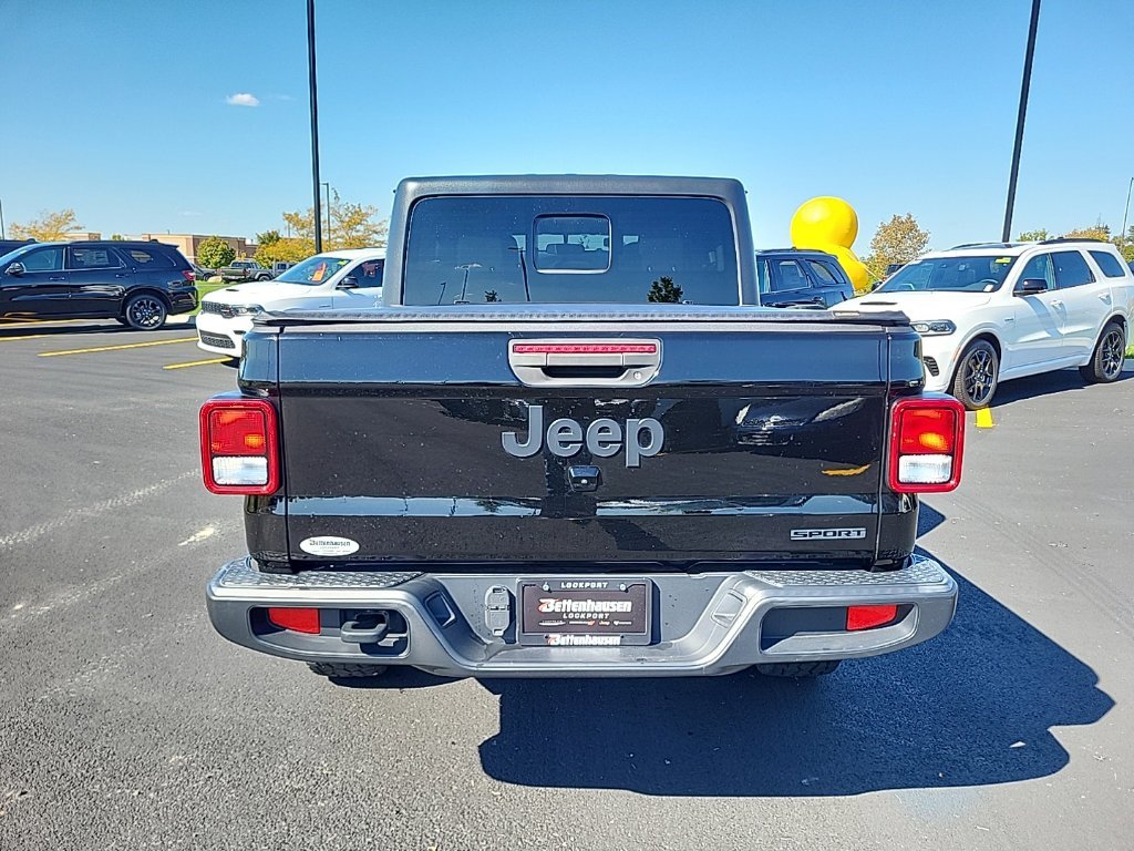 Used 2020 Black Jeep Sport image 4