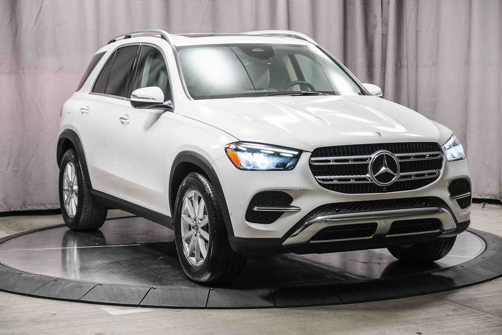 Certified Used 2024 Polar White Mercedes-Benz GLE 450e Plug-In Hybrid image 5