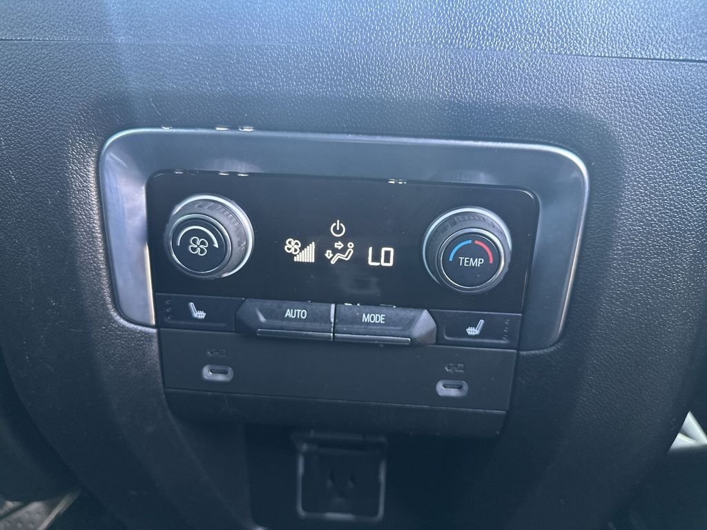 Used 2022 Black Chevrolet Z71 image 18