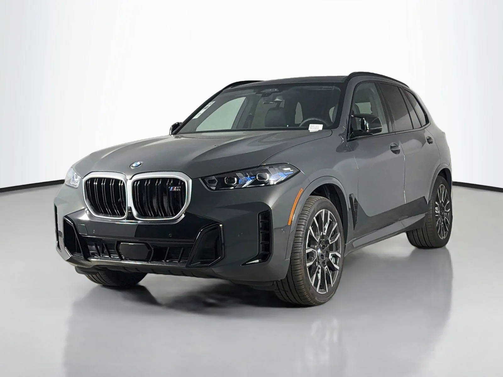 New 2026 Dravit Grey Metallic BMW M60i image 3