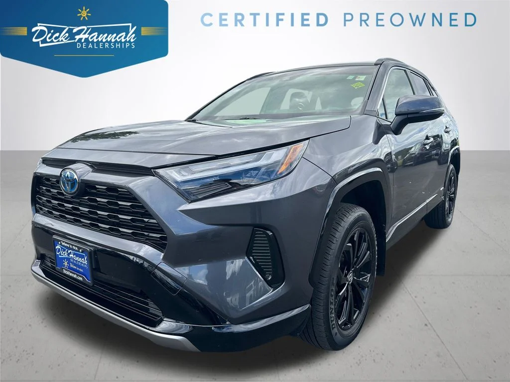 2024 Toyota RAV4 SE