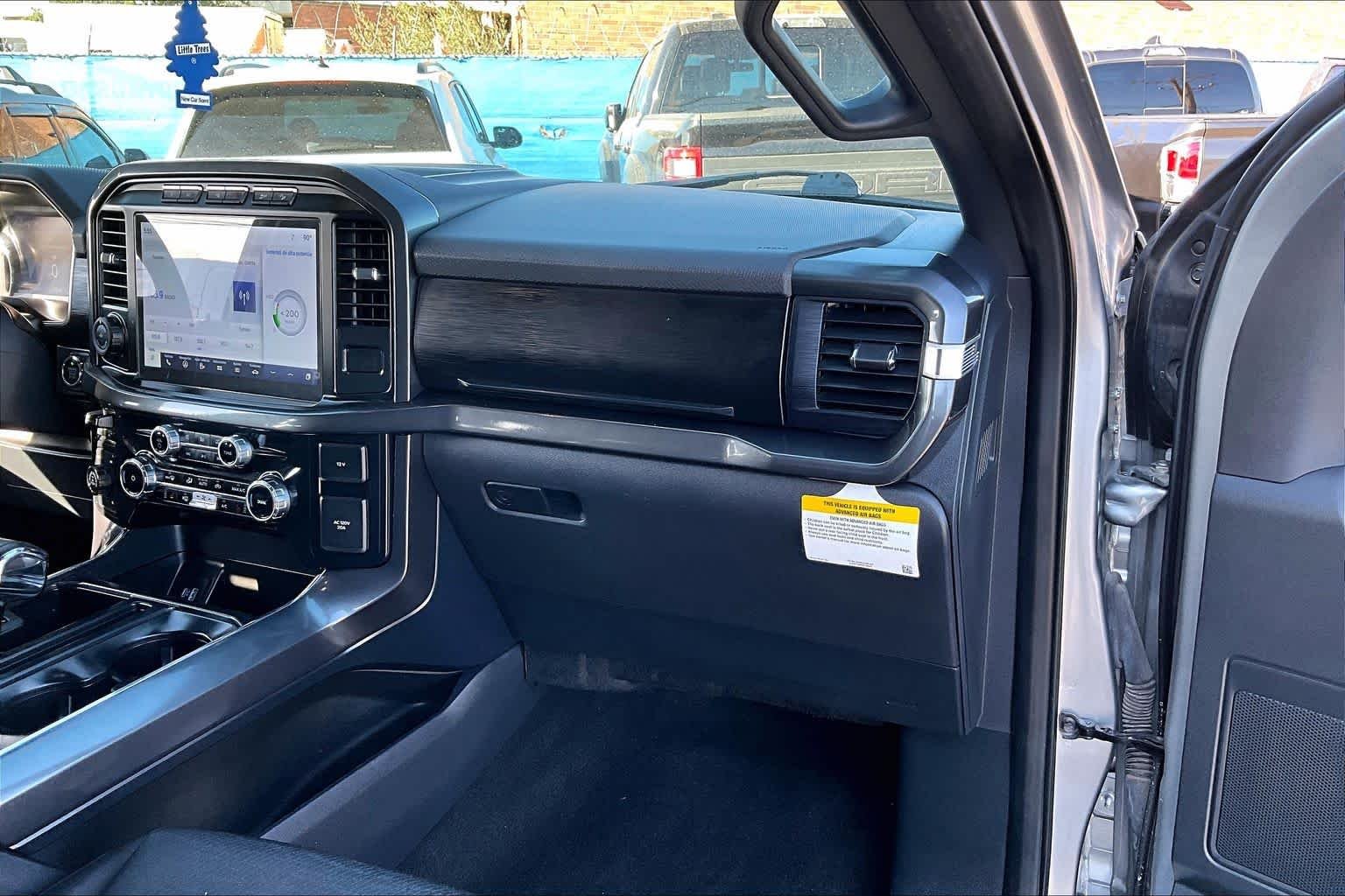 Used 2023 Iconic Silver Ford XLT image 17