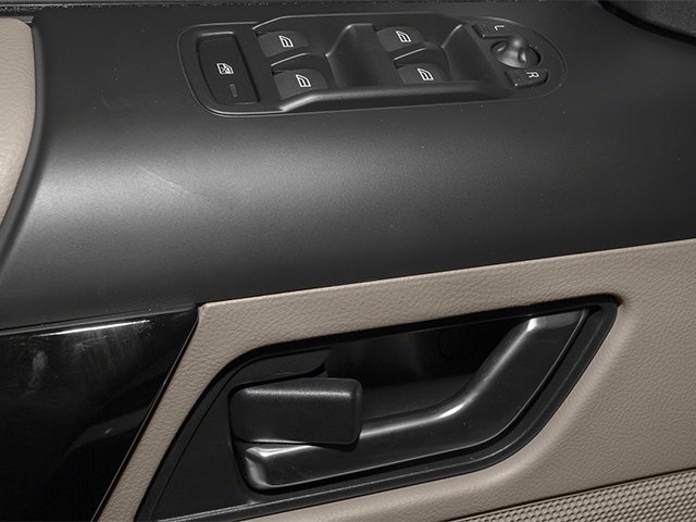 Used 2013  Land Rover Base image 18