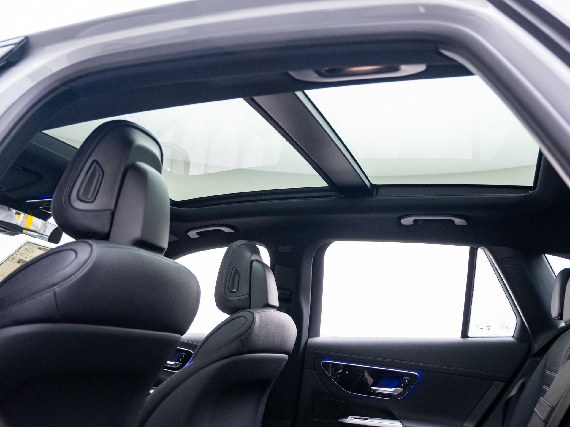New 2026 MANUFAKTUR Alpine Grey Mercedes-Benz GLC 43 AMG® image 19