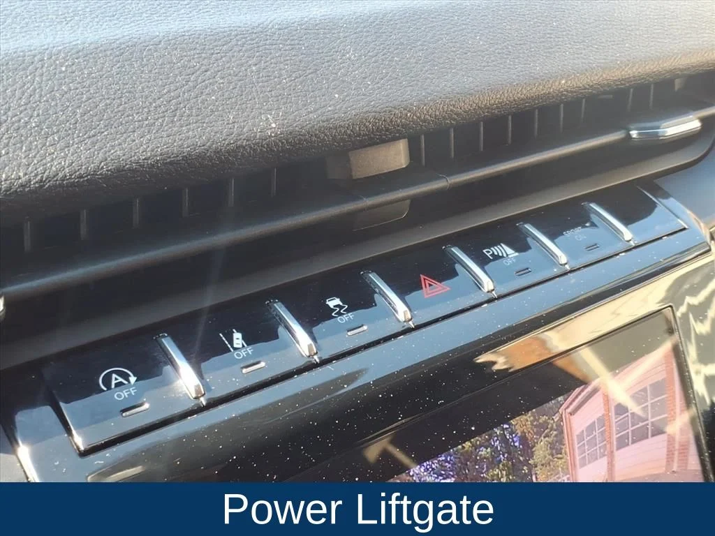 Used 2025 Silver Jeep Altitude image 10