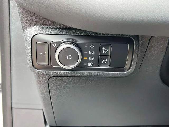 New 2026 Star White Metallic Tri-Coat Ford Active image 26