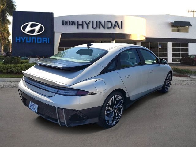 Used 2023 Gold Hyundai SEL image 6