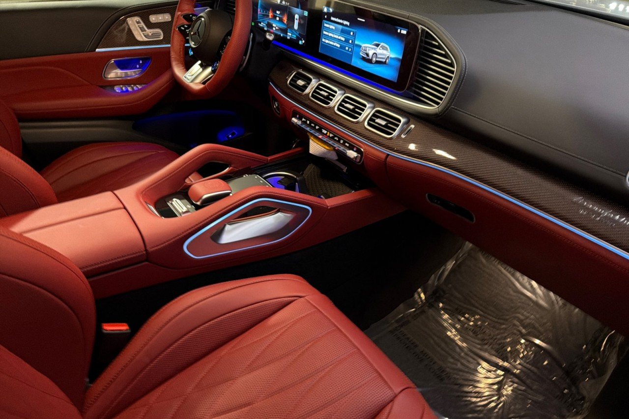 New 2026 MANUFAKTUR Signature Cirrus Silver Magno Mercedes-Benz AMG® GLS 63 4MATIC+ SUV image 17