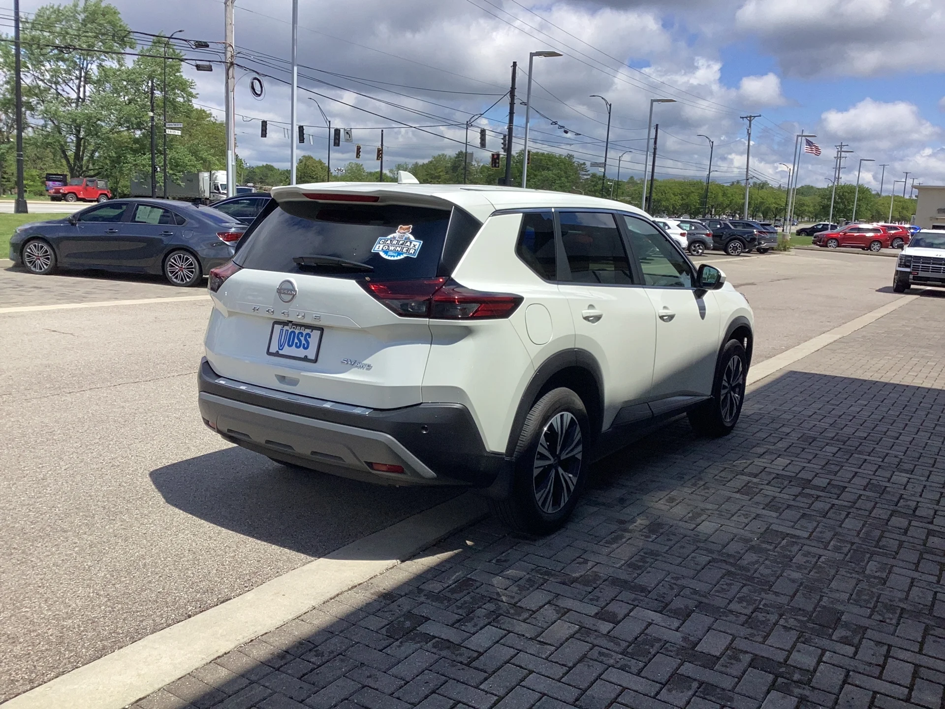 Used 2023 Pearl White TriCoat Nissan SV image 4