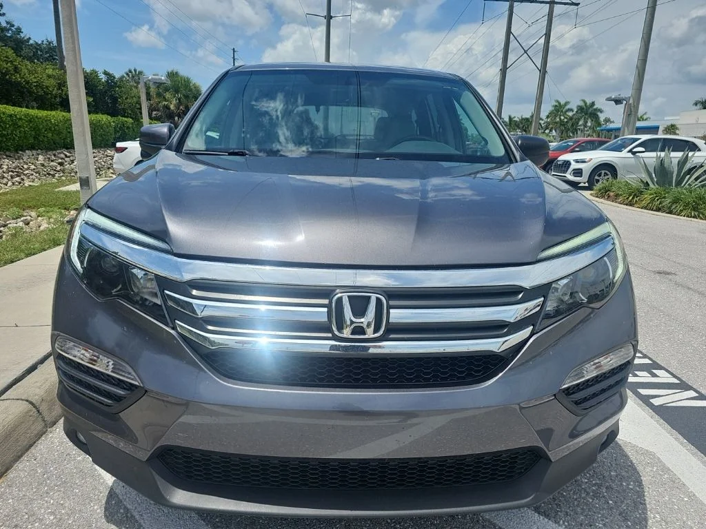 Used 2018 Modern Steel Metallic Honda EX image 2