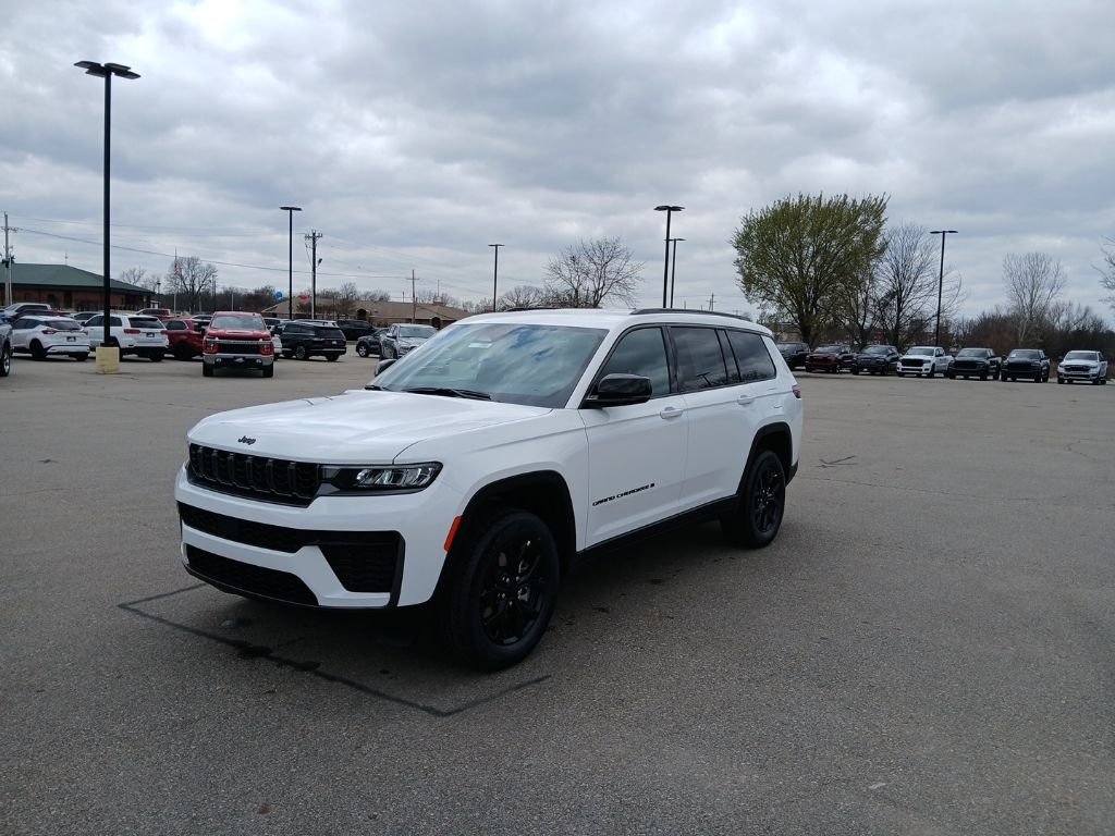 New 2026 Bright White Clear-Coat Exterior Paint Jeep Altitude image 3