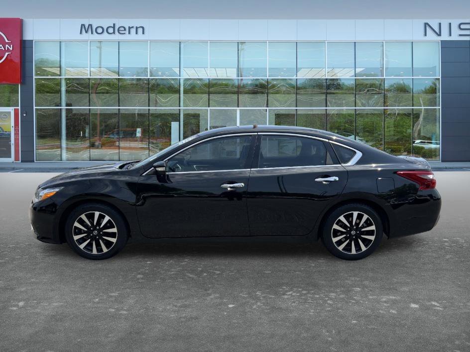 Used 2018 Super Black Nissan 2.5 SL image 8