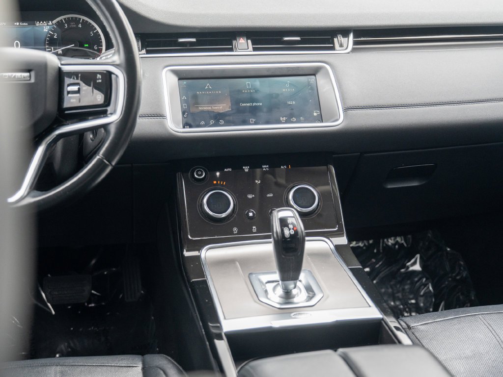 Used 2022 Black Land Rover S image 22