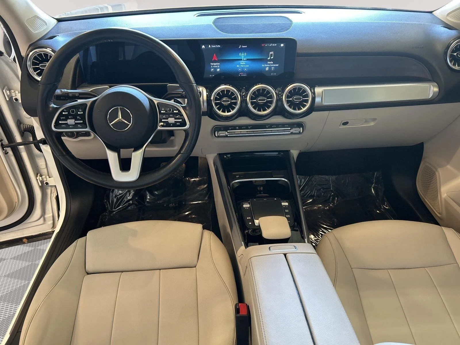 Used 2022 Polar White Mercedes-Benz GLB 250 image 13