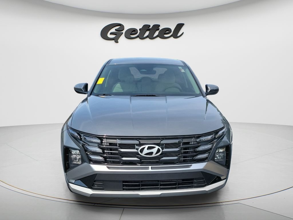 Certified Used 2025 Gray Hyundai SE image 2