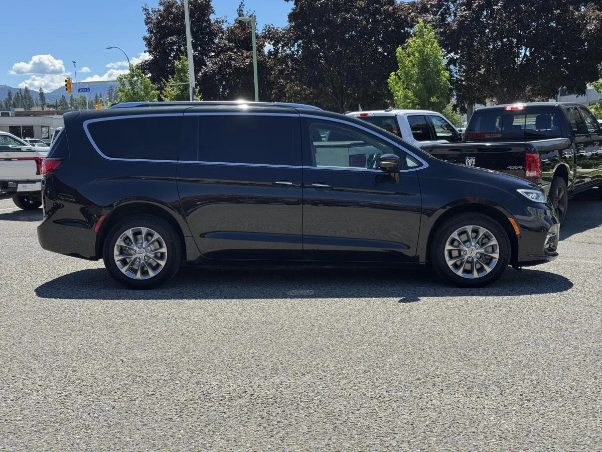 Used 2021 Black Chrysler Touring-L Plus image 5