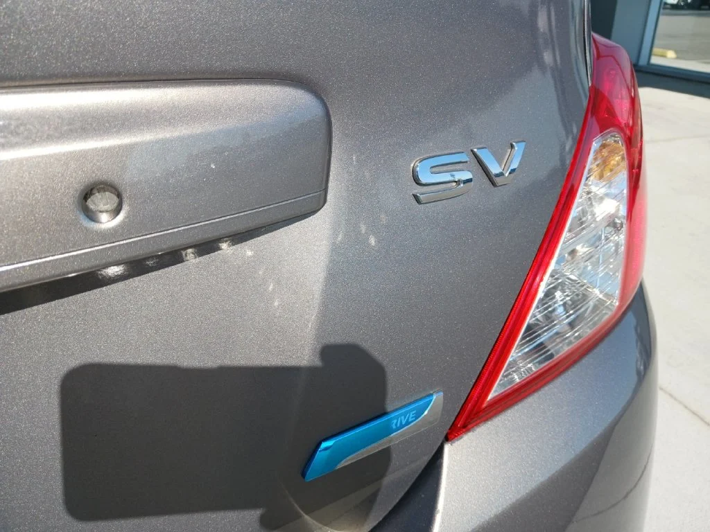 Used 2015 Silver Nissan 1.6 SV image 26