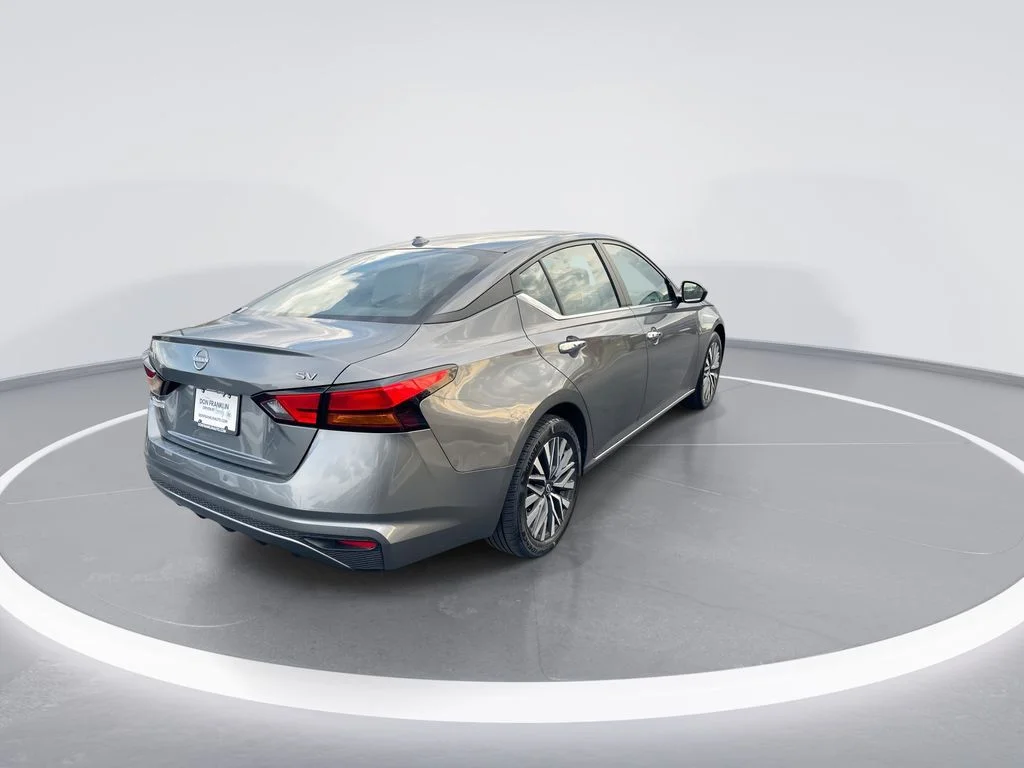 Used 2024 Gray Nissan 2.5 SV image 8