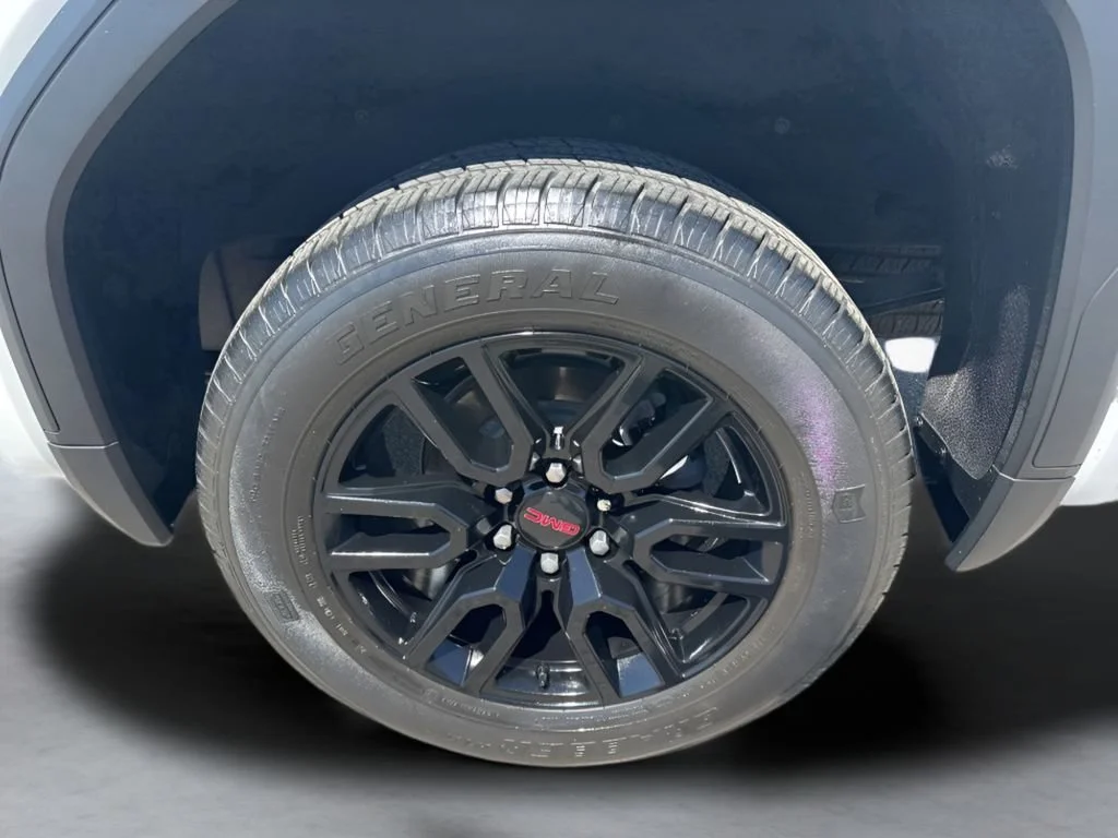 Used 2021 SUMMIT WHITE GMC Elevation image 36