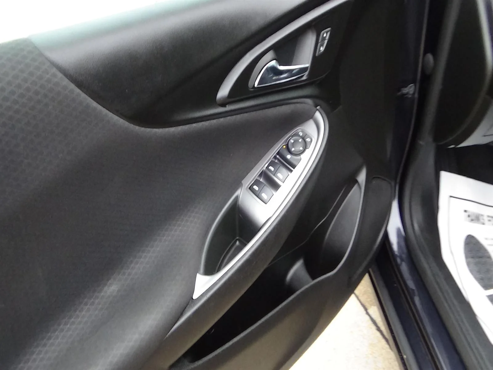 Used 2023 Dark Ash Metallic (g6m) Chevrolet LT image 13