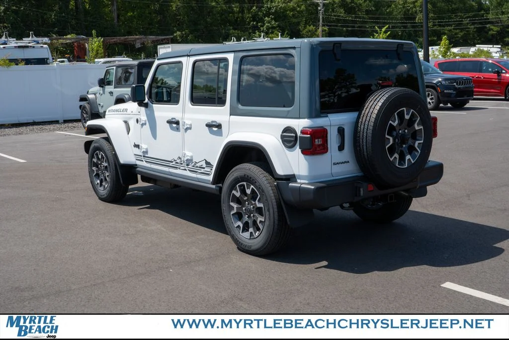 New 2026 Bright White Clear-Coat Exterior Paint Jeep Sahara image 4