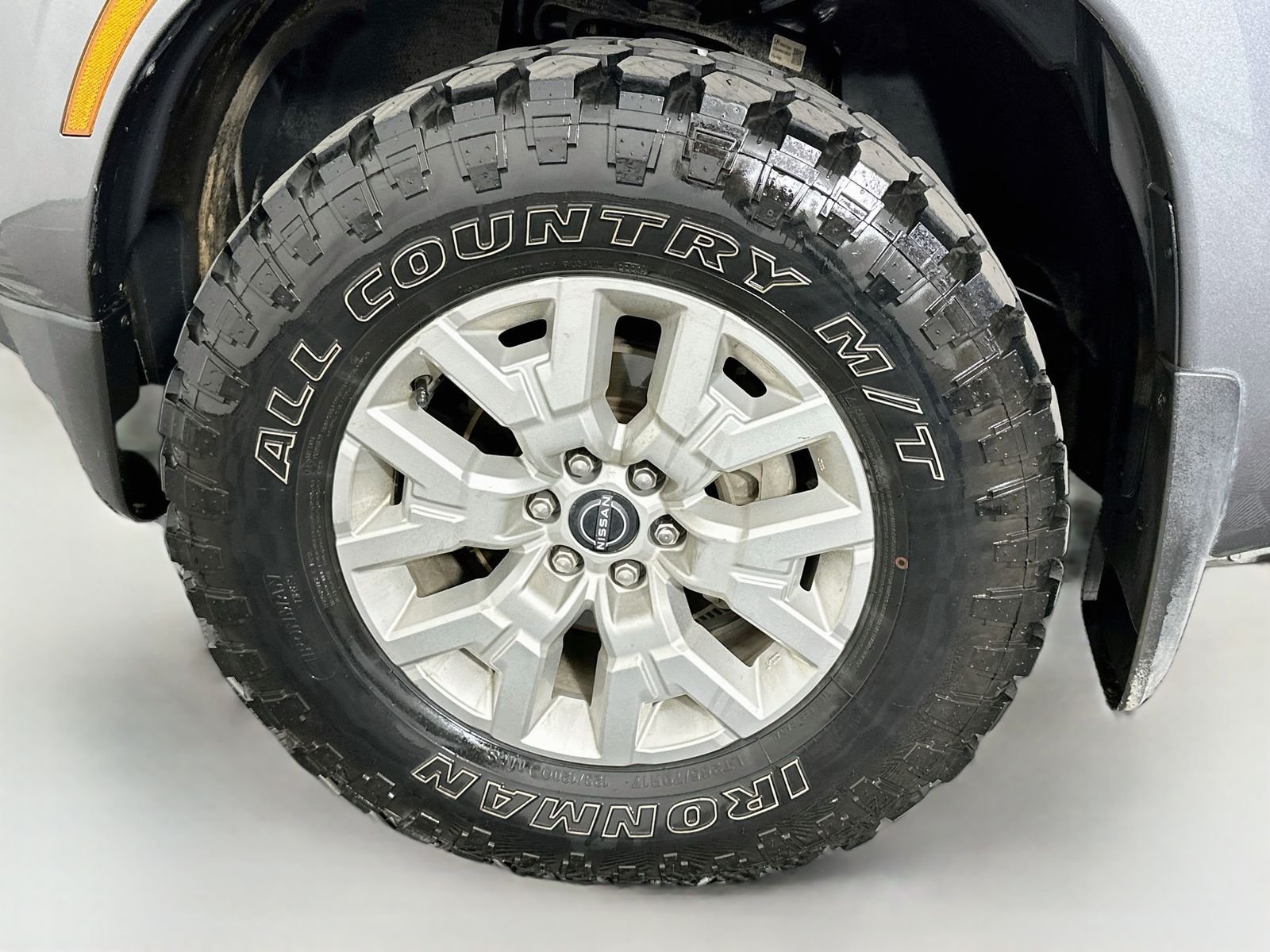 Used 2022 Gun Metallic Nissan SV image 27