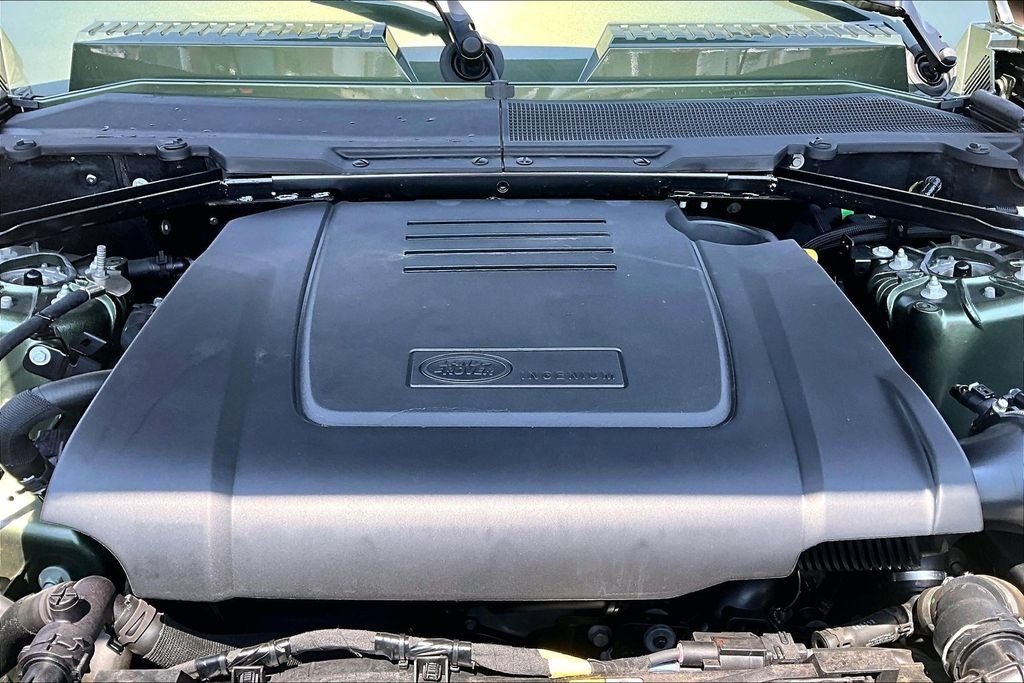Used 2026 Green Land Rover S image 9