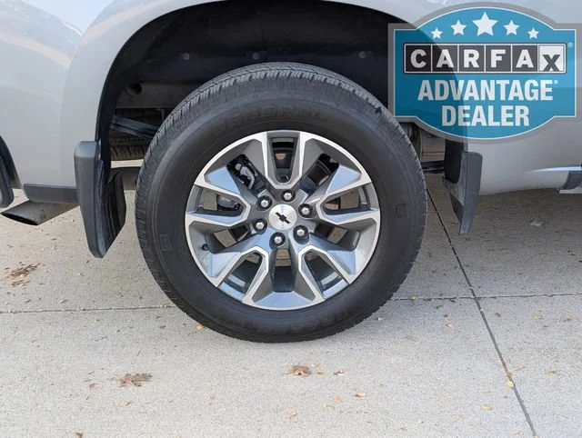 Used 2025 Sterling Gray Metallic Chevrolet RST image 4