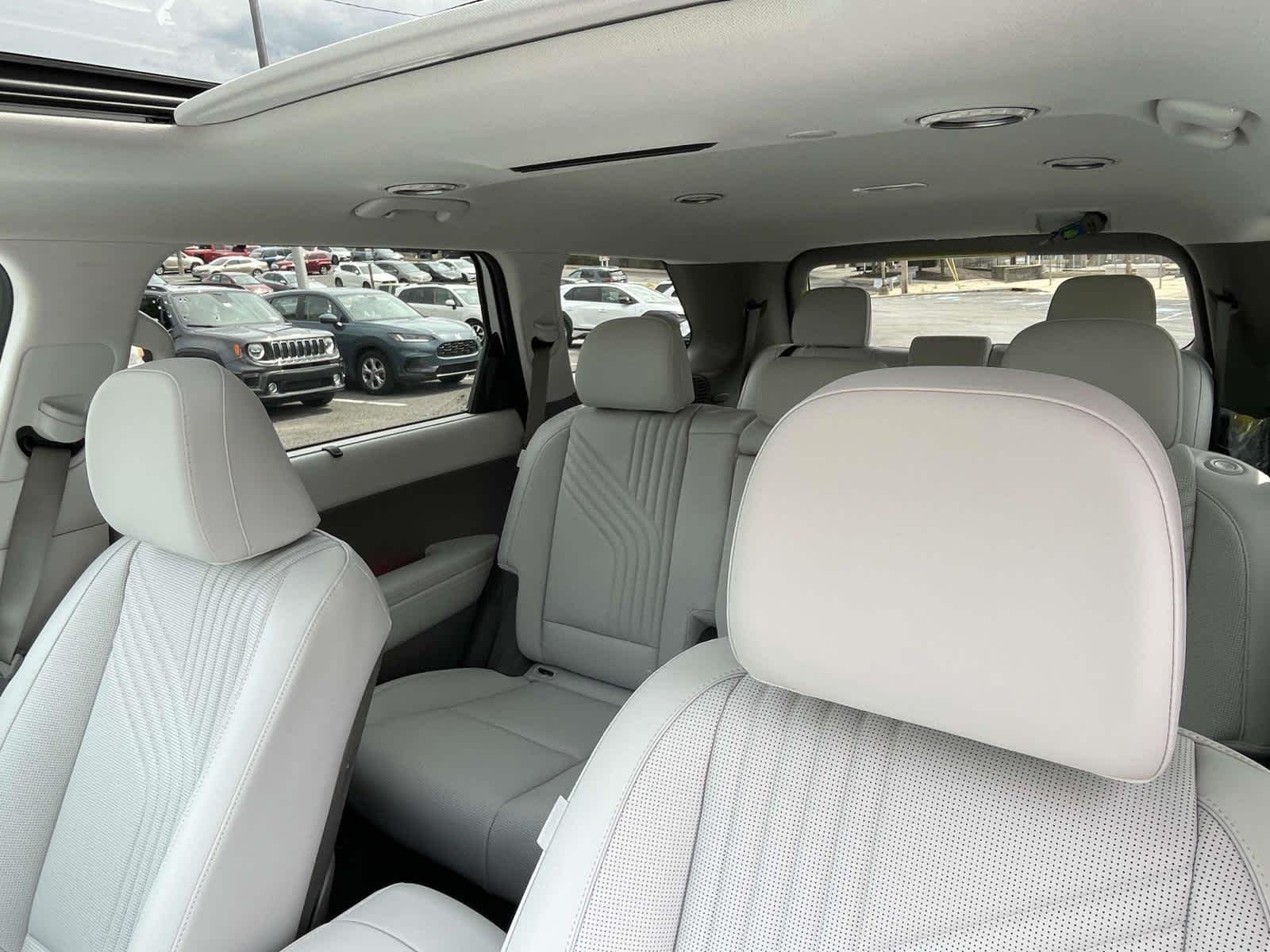 New 2026 Creamy White Pearl Hyundai SEL Premium 8P image 5
