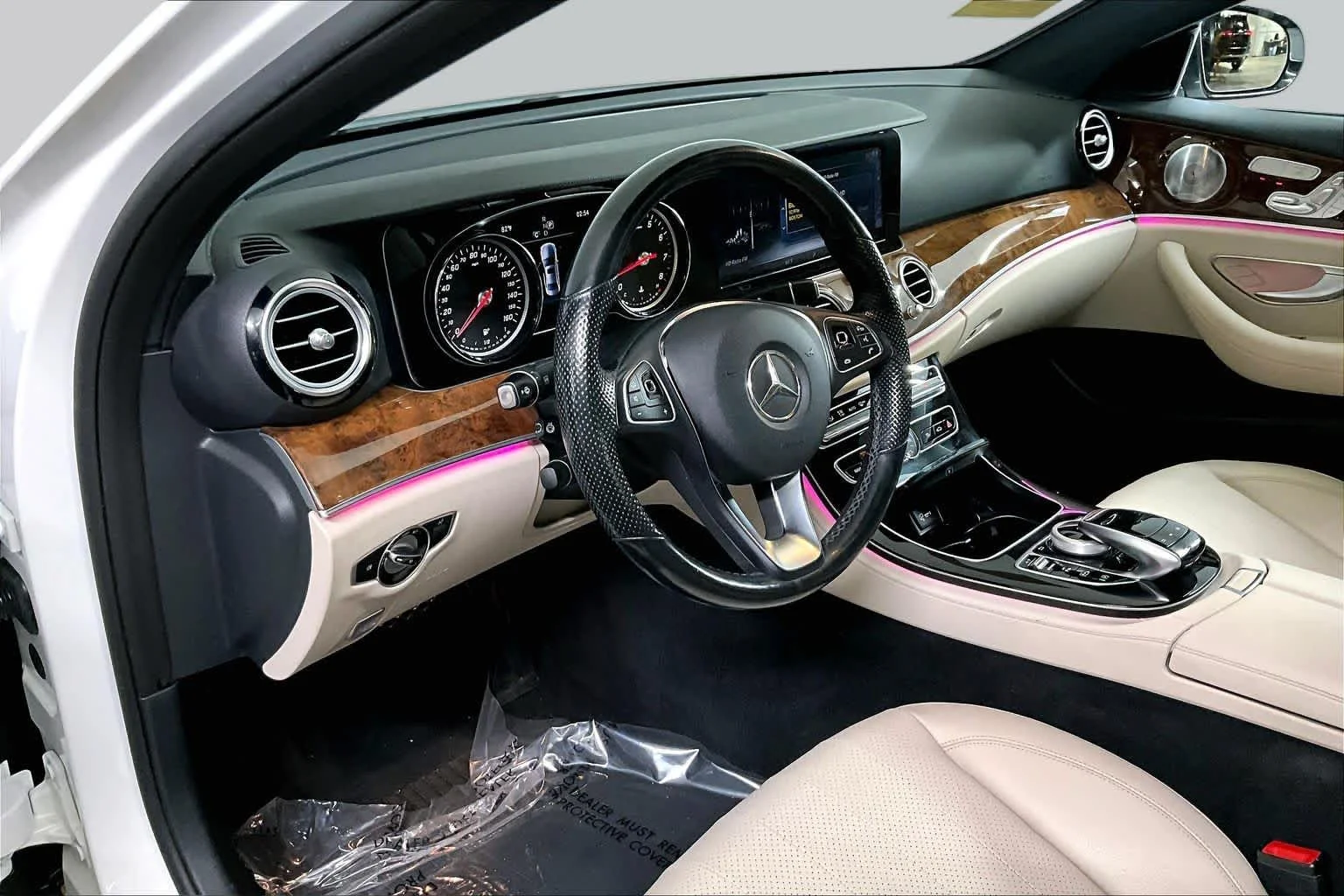 Used 2017 Polar White Mercedes-Benz E 300 Luxury image 18