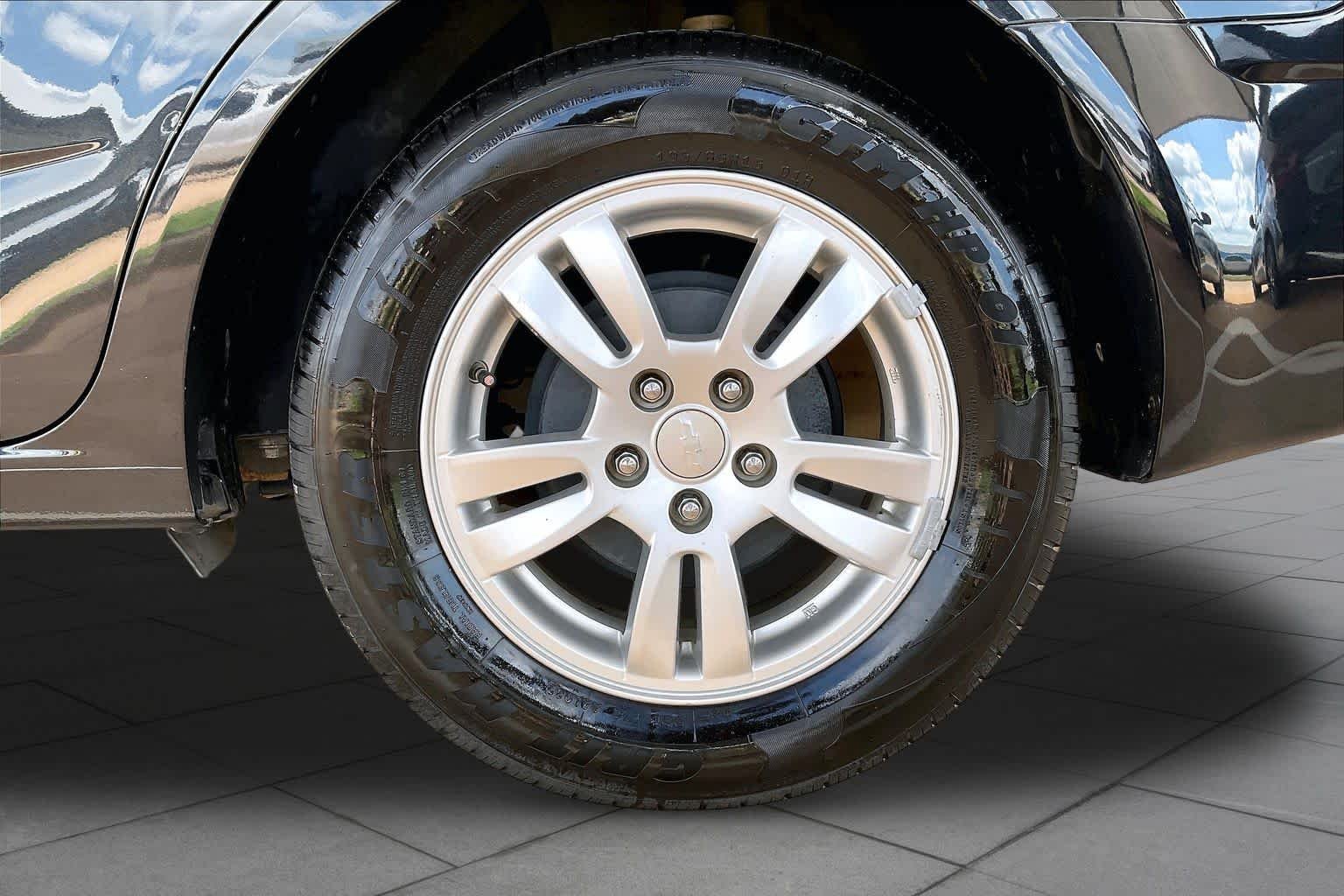 Used 2013 Black Granite Metallic Chevrolet LT image 11