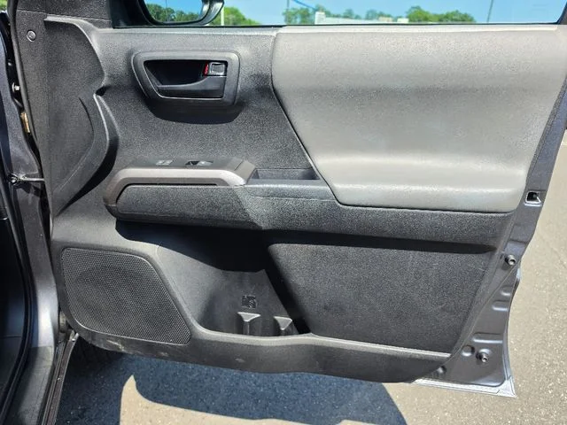 2023 Toyota Tacoma SR5 - Photo 10