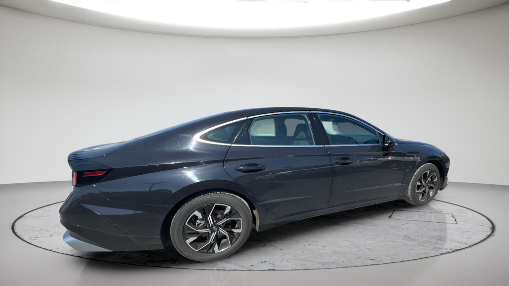 Used 2025 Blue Hyundai SEL image 3