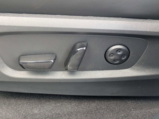 New 2027 RADIANT WHITE INFINITI Pure FWD image 21