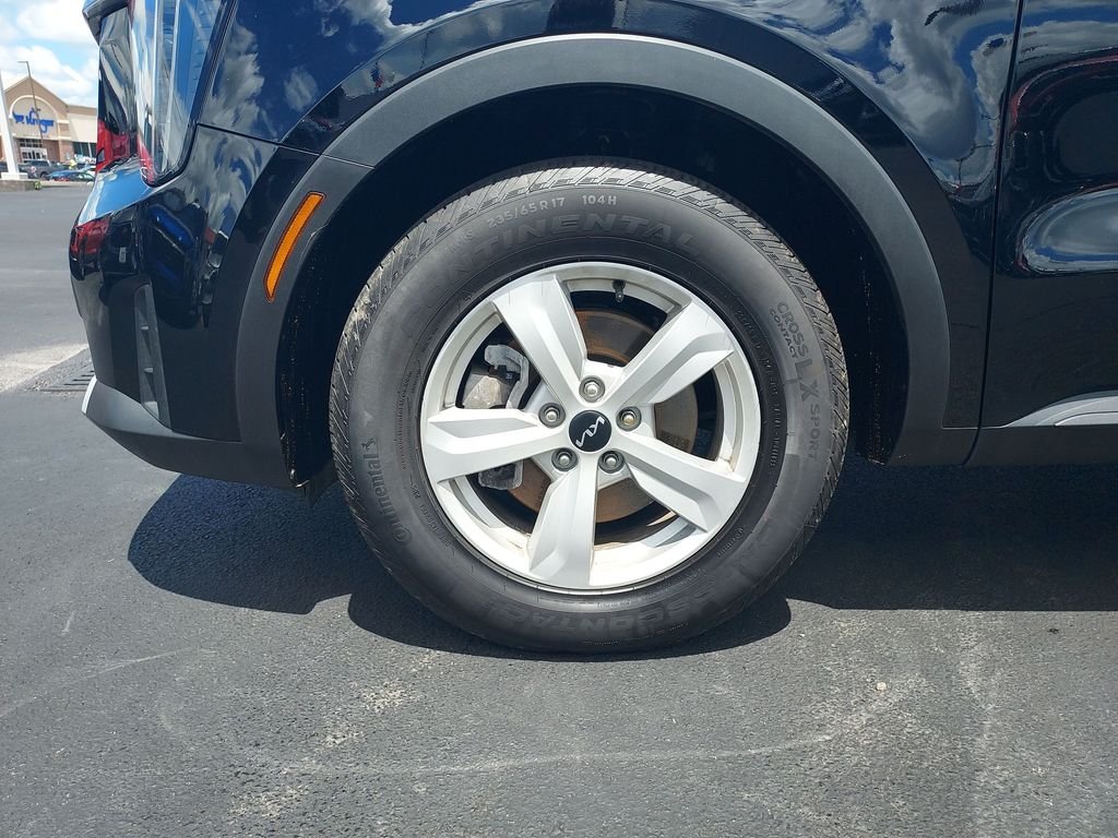 Certified Used 2026 Black Kia LX image 10