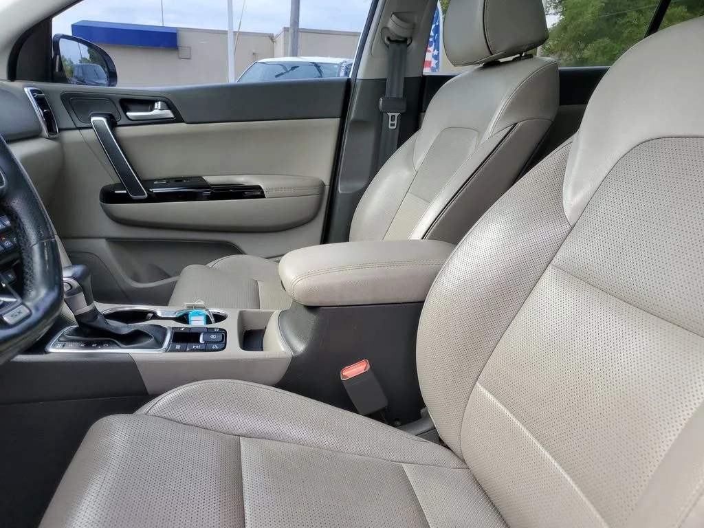 Used 2018 White Kia SX image 20