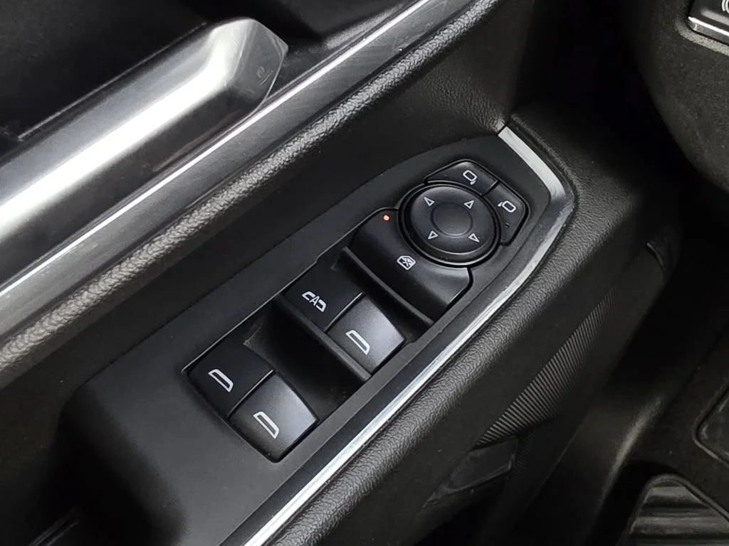 Used 2025 Black Chevrolet LT image 24
