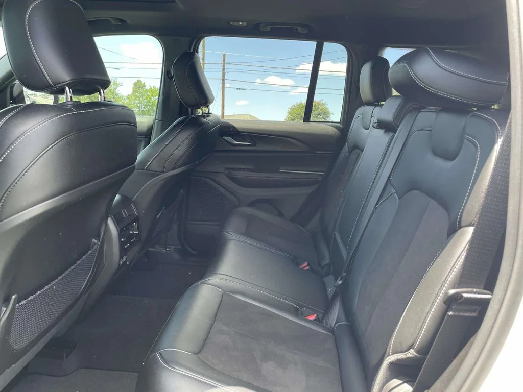 Used 2023 White Jeep Altitude X image 11