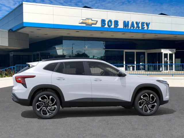 New 2026 Summit White Chevrolet 2RS image 5