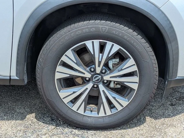 Used 2023 Gray Nissan SV image 11