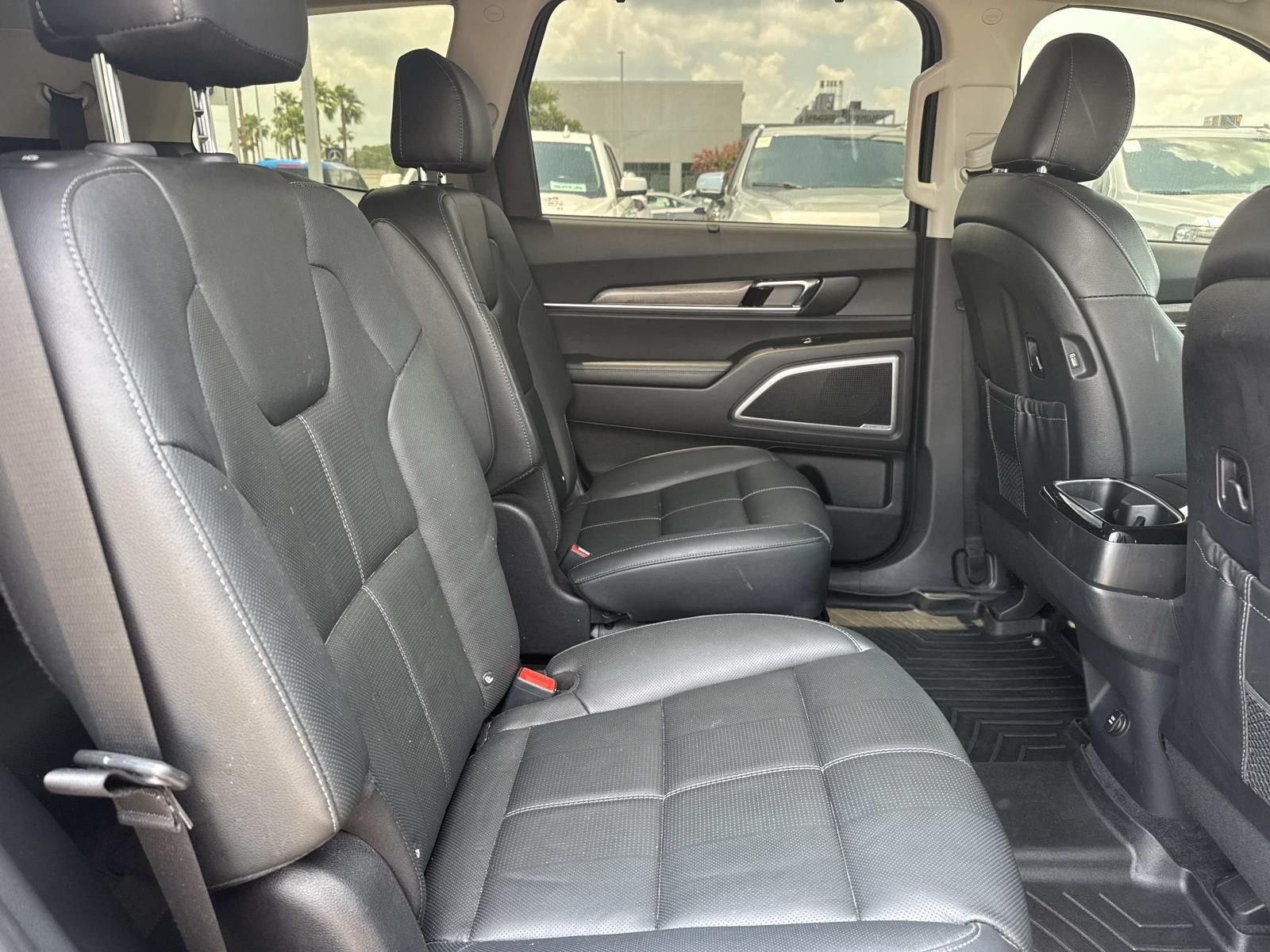 Used 2021 Black Kia EX image 12