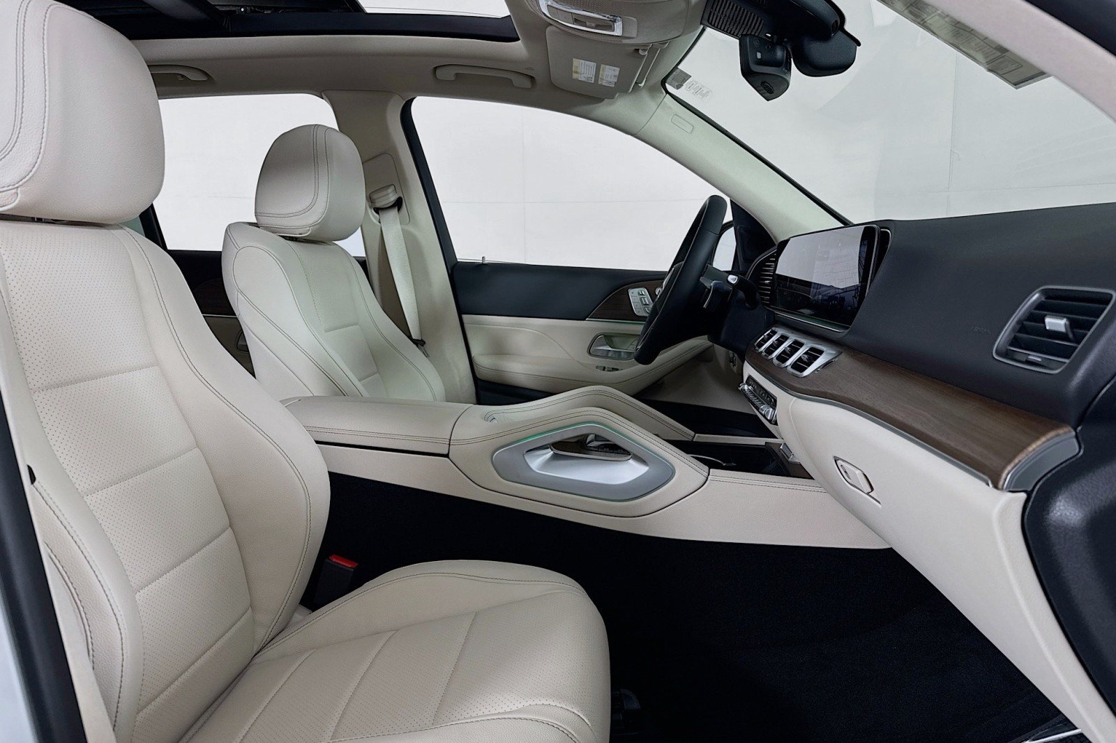 New 2026 Polar White Mercedes-Benz GLE 450 4MATIC® SUV image 6