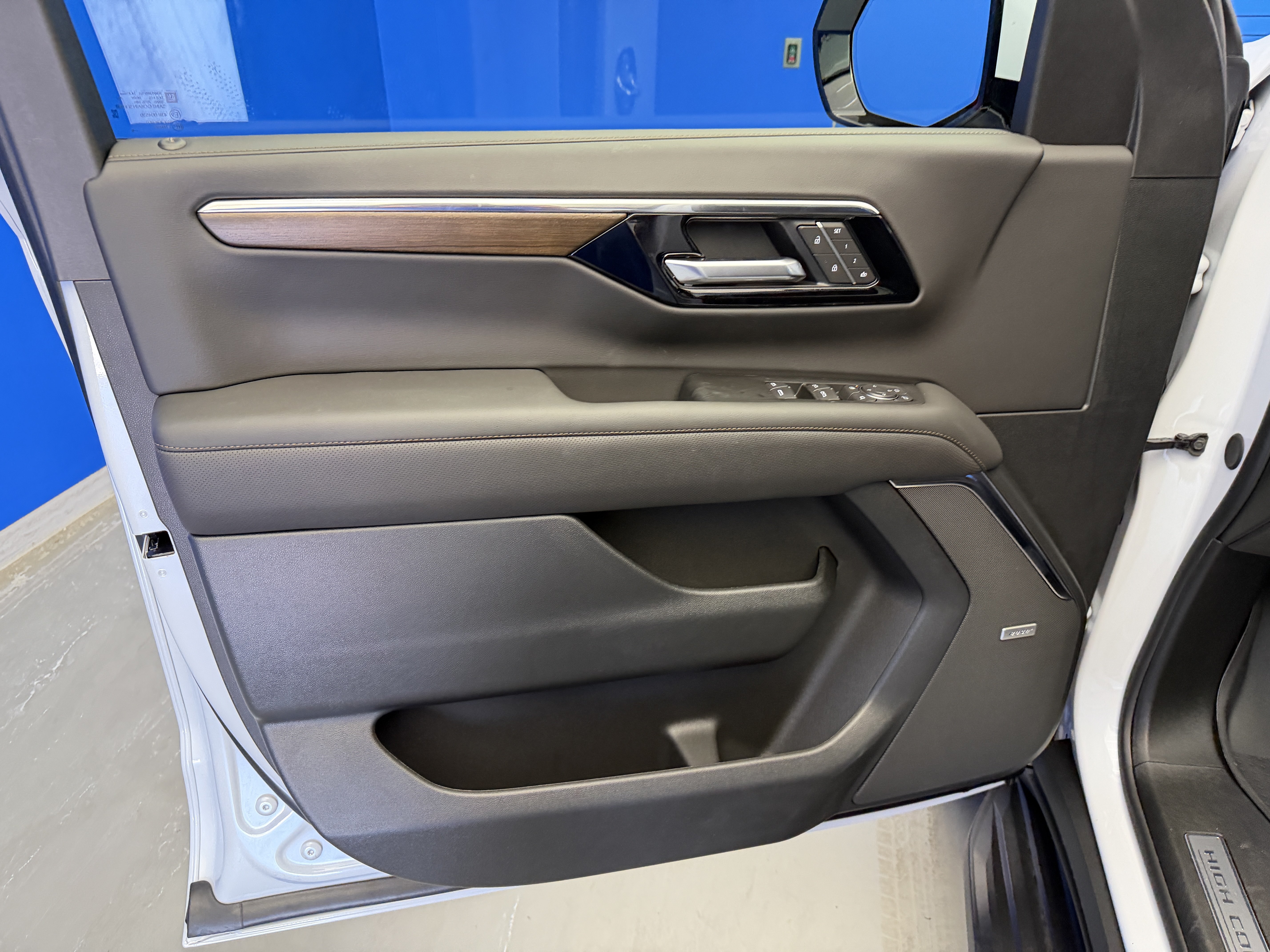 2026 Chevrolet Suburban High Country - Photo 10