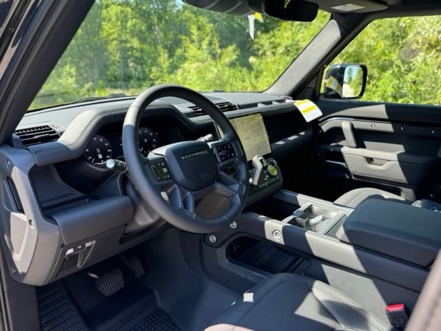 New 2026 Santorini Black Land Rover S image 9