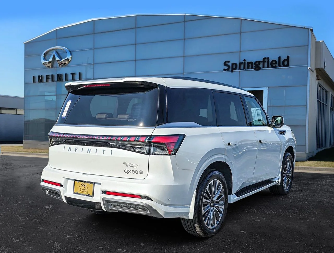New 2026 RADIANT WHITE INFINITI Luxe 4WD image 6