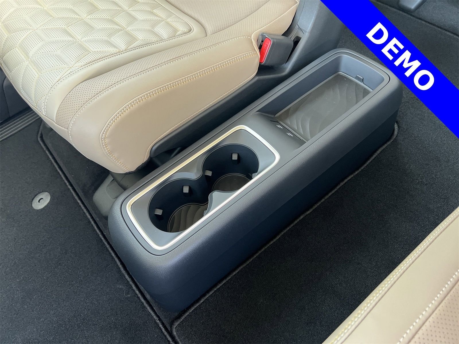 2025 Nissan Armada Platinum Reserve - Photo 27